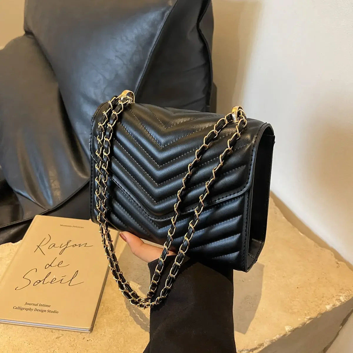Bolsa Transversal Minimalista Retrô