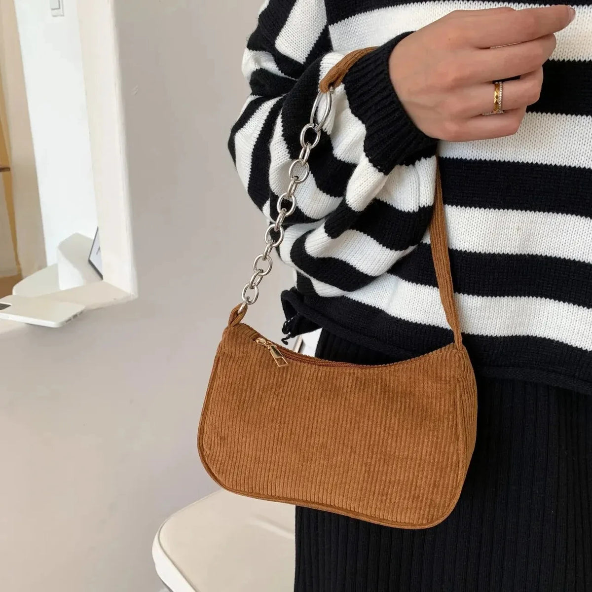 Bolsa Vintage de Veludo Cotelê