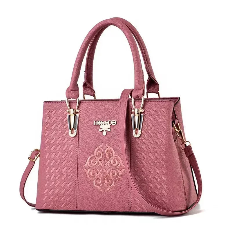 Bolsa Embroidered Muse