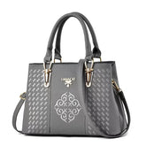 Bolsa Embroidered Muse