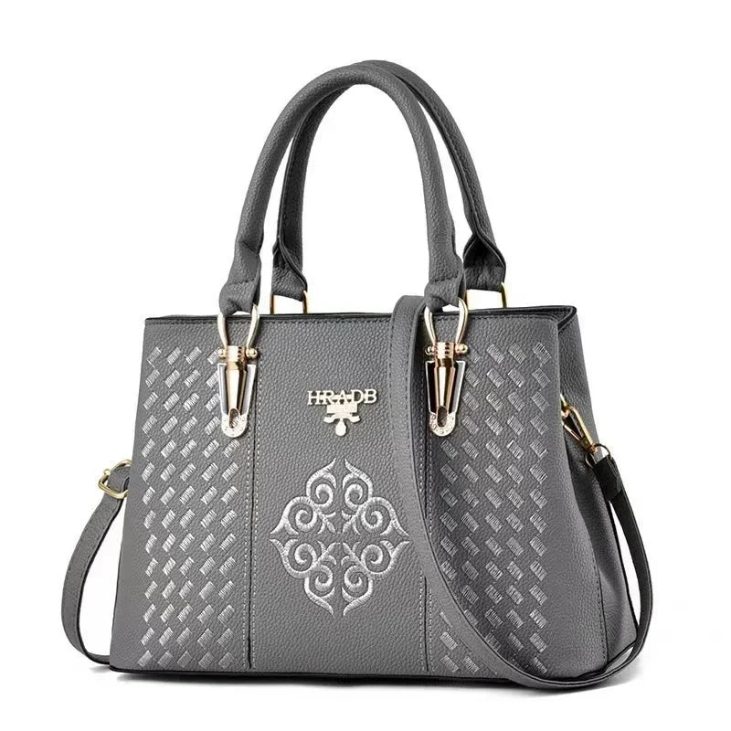 Bolsa Embroidered Muse