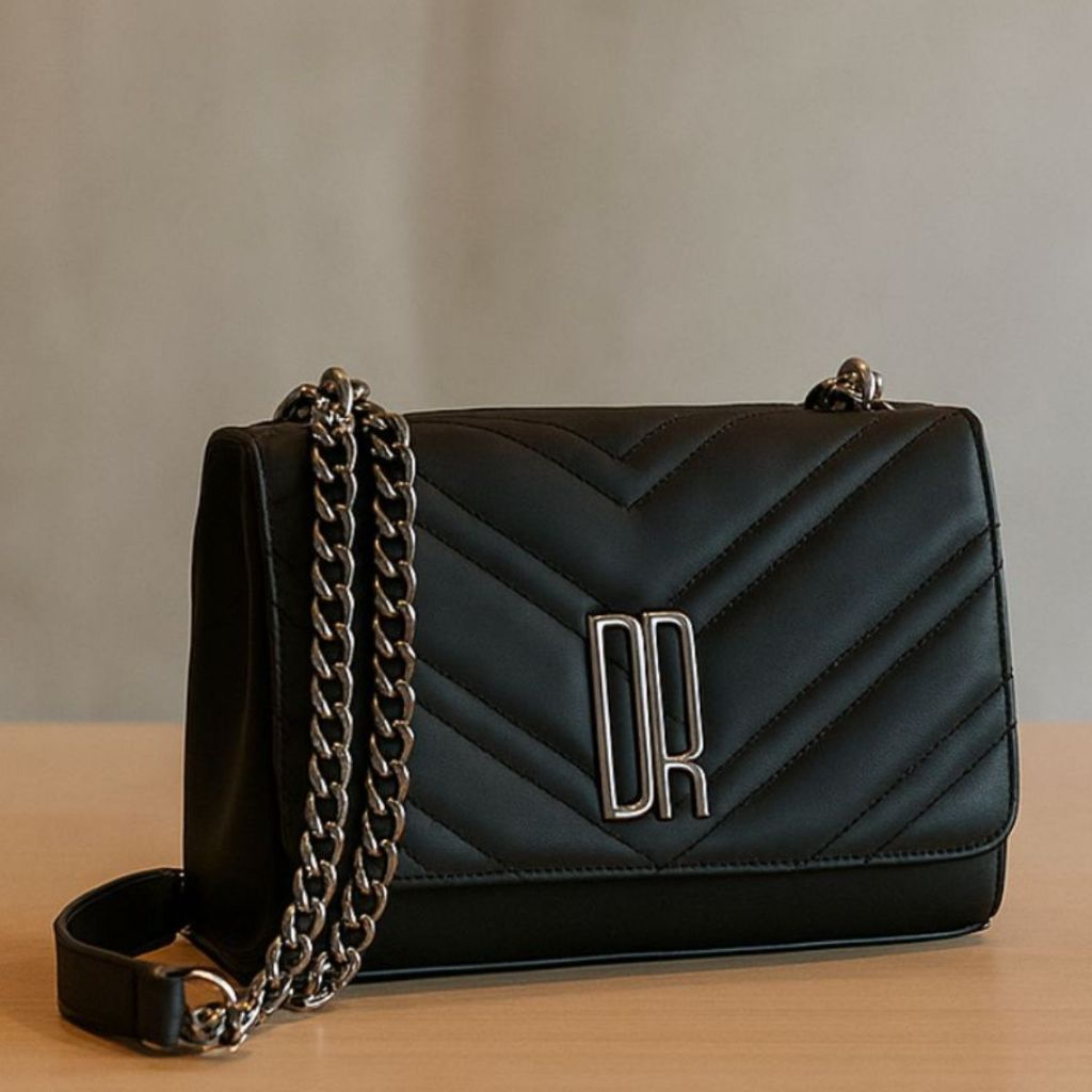 Bolsa Feminina Pequena Transversal de Ombro com Corrente
