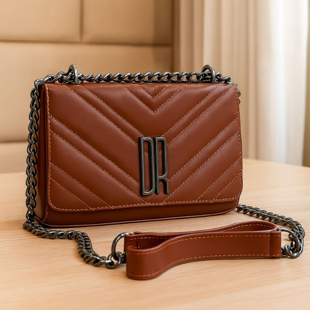 Bolsa Feminina Pequena Transversal de Ombro com Corrente