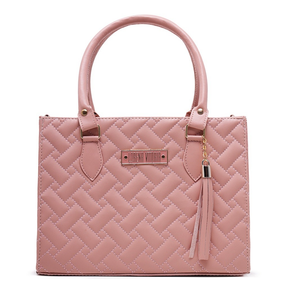 Bolsa matelassê feminina transversal com alça destacável